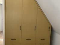 Kledingkast Te Onderdijk